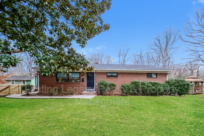 Winston-Salem House: 147 Harmon Ave