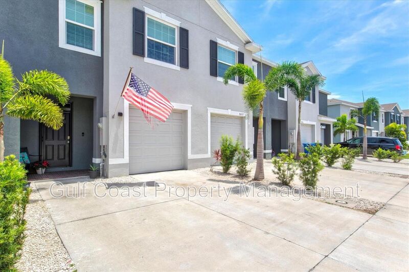 Sarasota Townhome: 8648 Milestone Dr