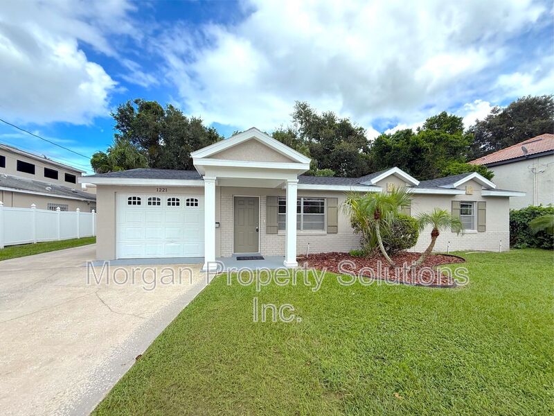 Orlando House: 1221 Poinsettia Avenue