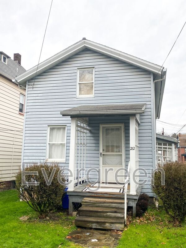Butler House: 212 E Walnut Street