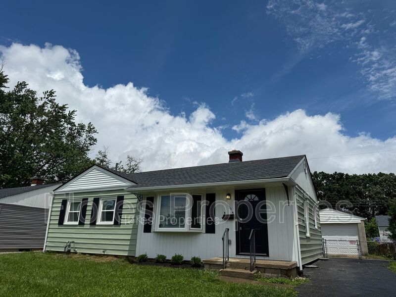 Columbus House: 1136 Pauline Ave