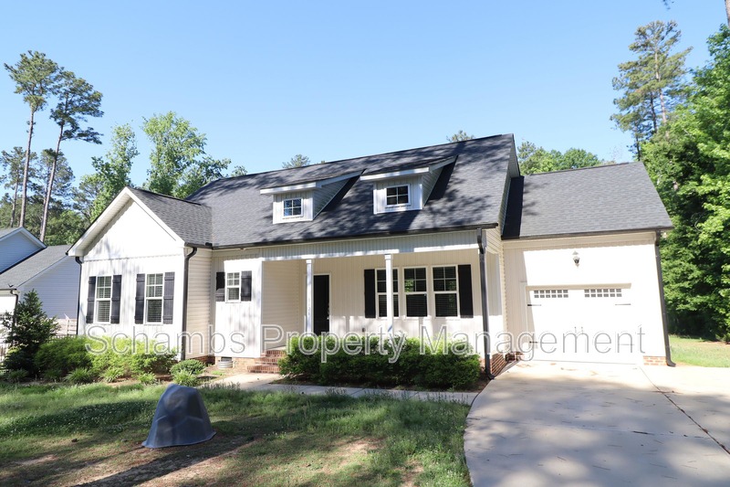 Apex House: 8424 Rhodes Rd