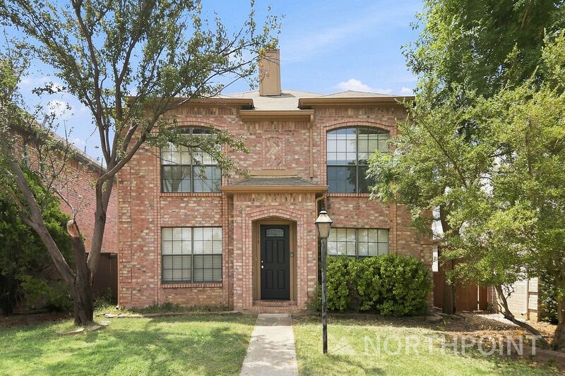 Lewisville House: 1310 Creekview Dr