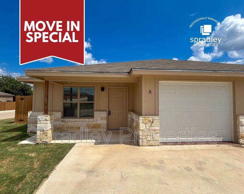 Belton Townhome: 1051A Mason Dr