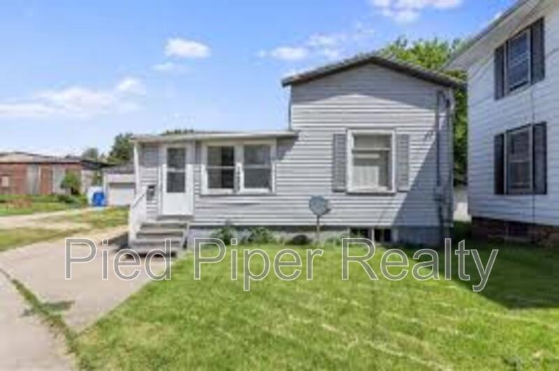 Freeport House: 1265 South Galena Avenue