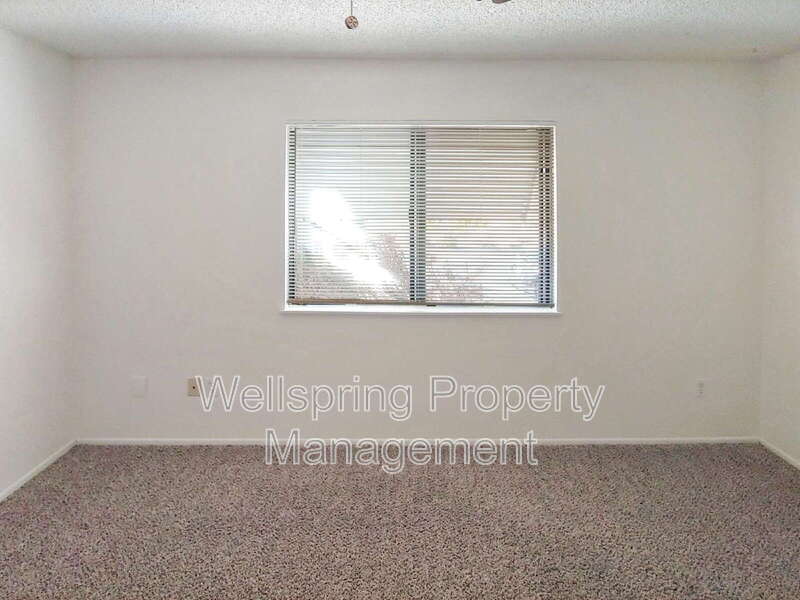 Ridgecrest Condo: 936 W Graaf