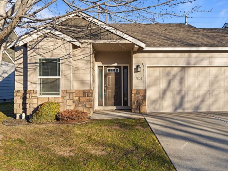 Kennewick Condo: 7806 W 5th Avenue