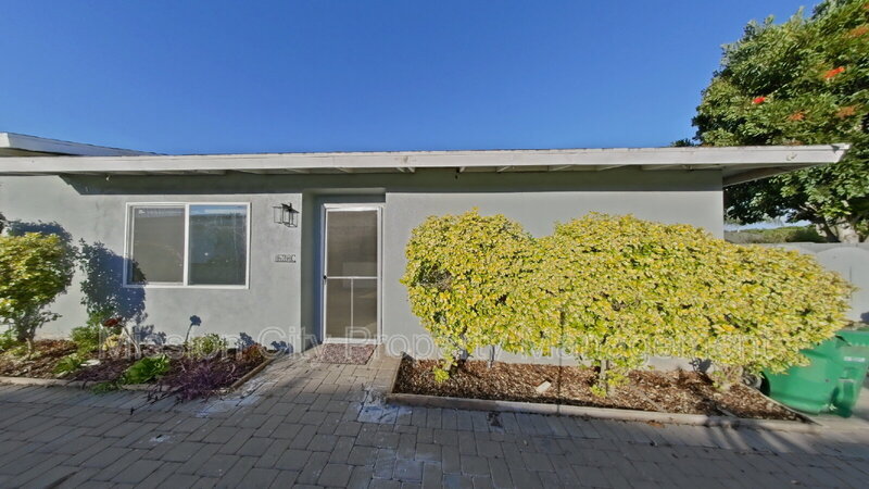 Santa Barbara Condo: 626 East De La Guerra Street
