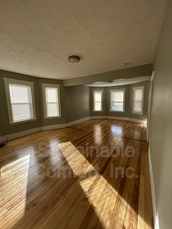 Worcester Condo: 18 Plantation Street - 3