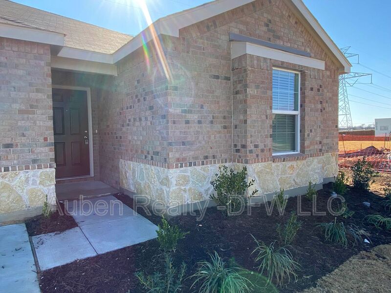 Fort Worth House: 4533 Greenham Lane