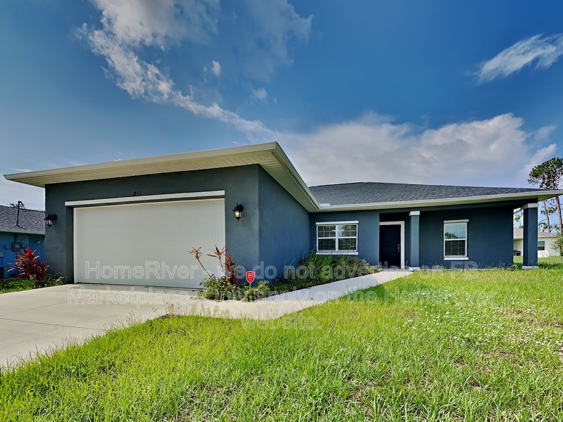 Port Charlotte House: 18511 Ellen Ave