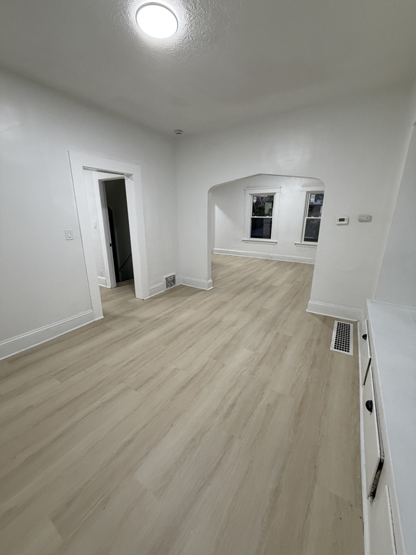 Lakewood House: 2016 Halstead Avenue - Front House
