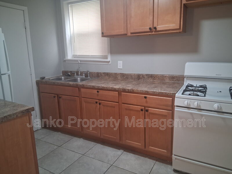 Chicago Condo: 8137 S Evans Ave