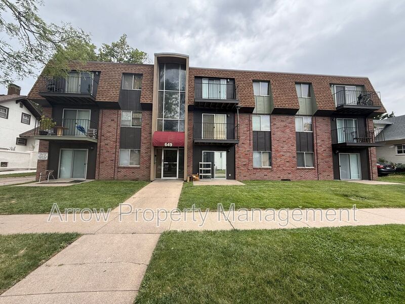 Lincoln Condo: 649 South 18th Street-25