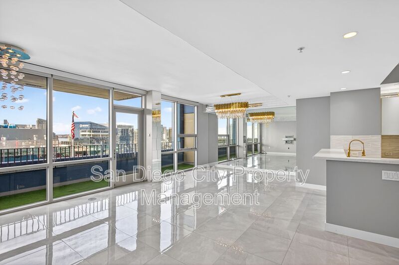 San Diego Condo: 321 10th Ave