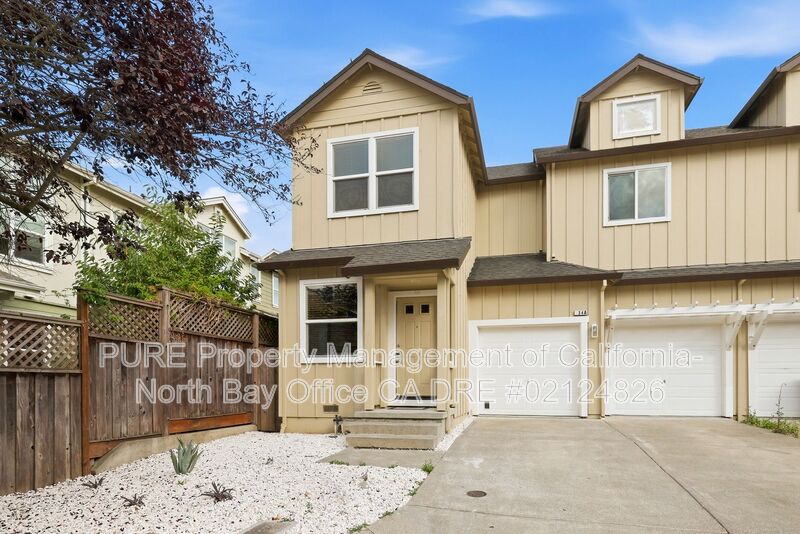 Santa Rosa Townhome: 34 Randall Ln