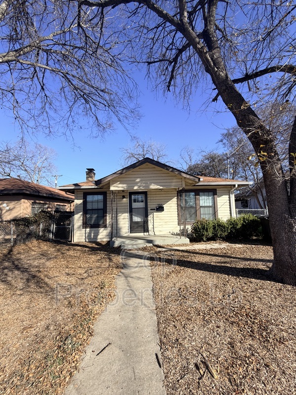 San Antonio House: 255 Cumberland Rd