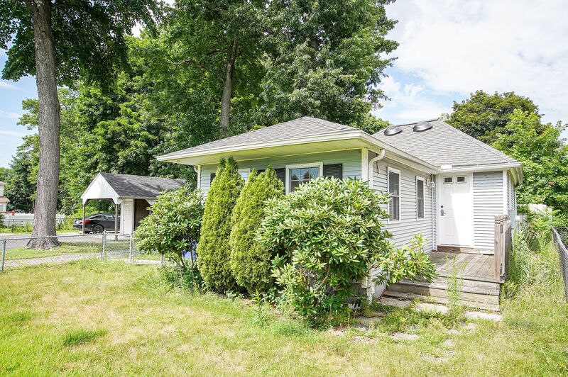 Springfield House: 215 Eddy St