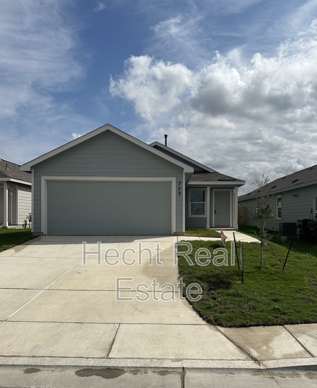 New Braunfels House: 264 Ottawa Way