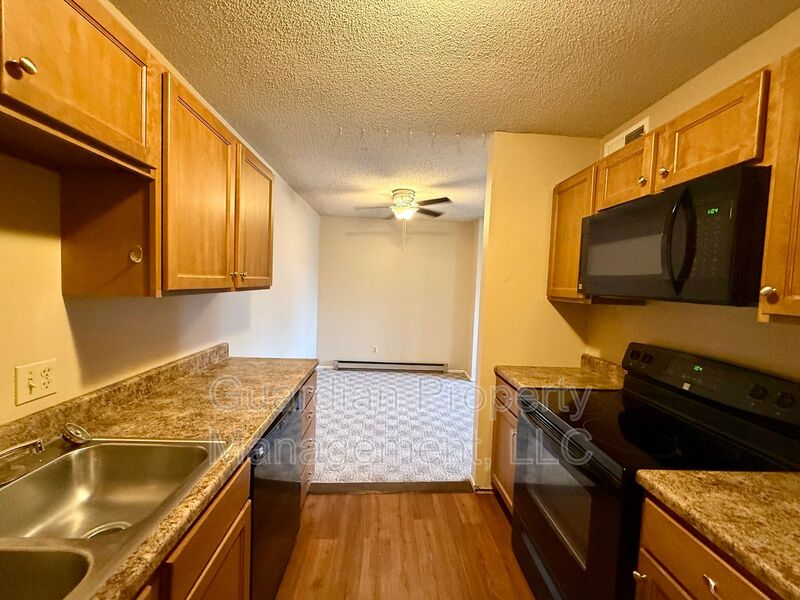 Maryville House: 515 W 11TH ST