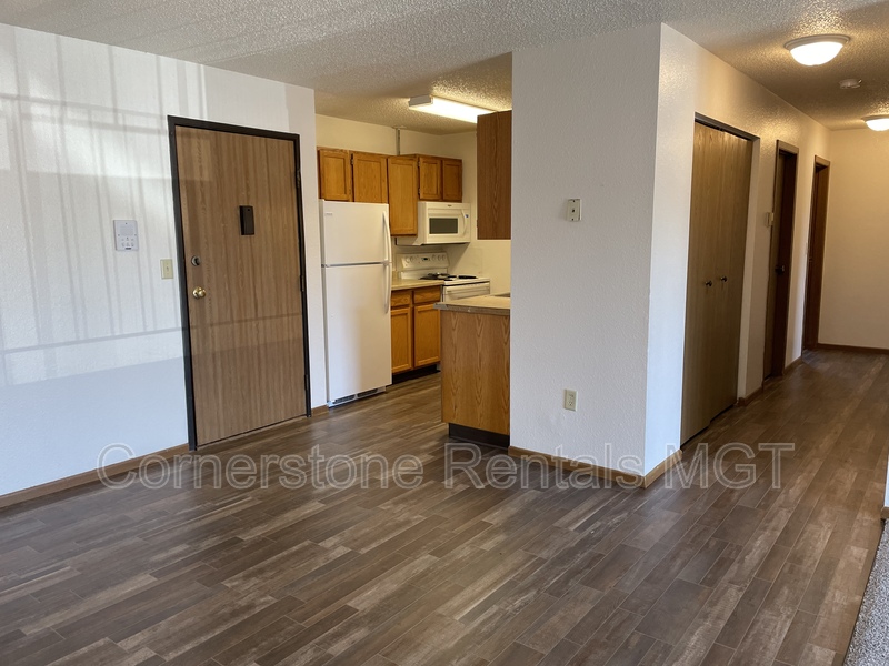 West Fargo House: 1515 14th Ave E