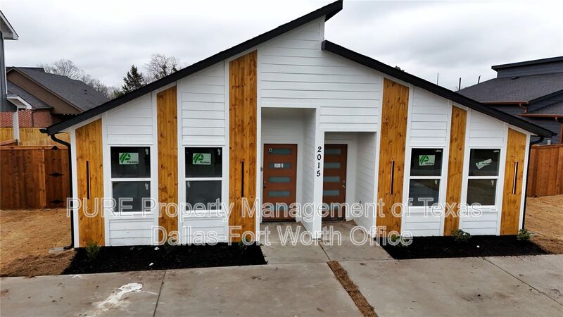 Greenville House: 2015 Stuart Street