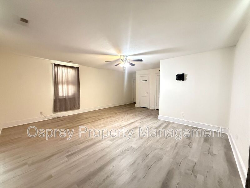 3BR Home with Elizabeth River Views & Spacious Parking - Photo 6