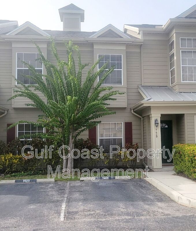 Bradenton House: 7623 Plantation Circle