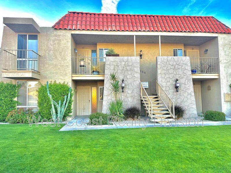 Palm Desert House: 46255 Portola Avenue