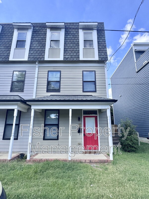 Richmond House: 2212 Carrington St