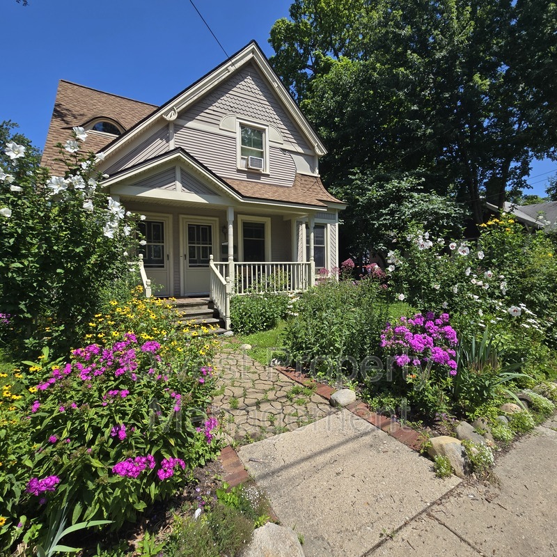 Grand Rapids Condo: 701 Burton St SE