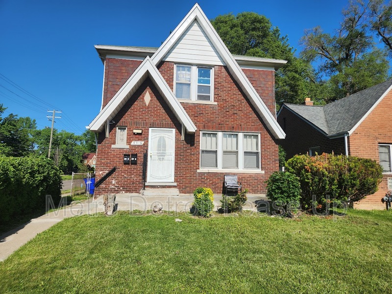 Detroit House: 9516 Wayburn Street