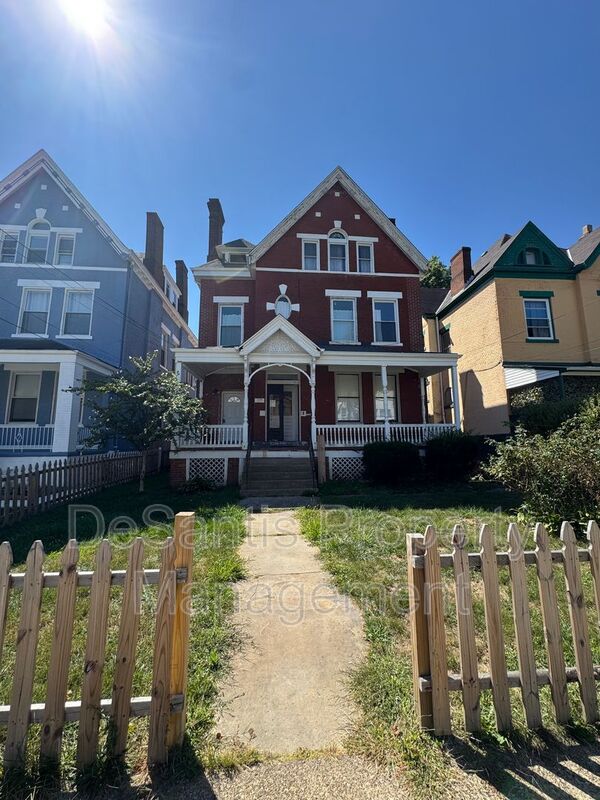 Pittsburgh Condo: 5498 Hayes Street