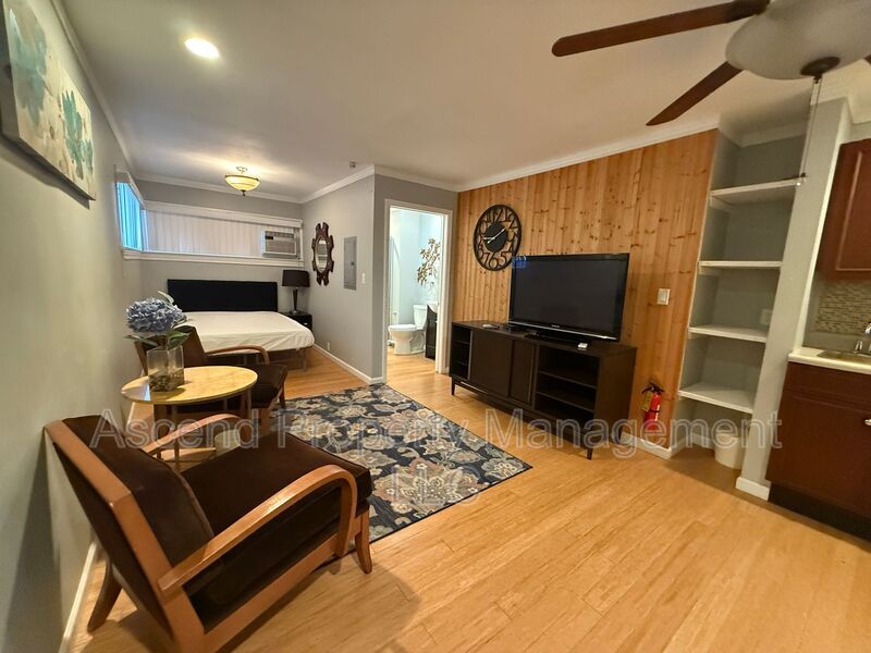 Ringgold House: 47 Shirley Dr