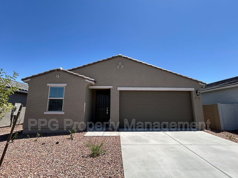 Waddell House: 17449 W Eva St