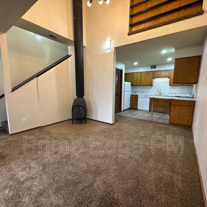 Lincoln House: 1801 Ridgehaven Ct-6