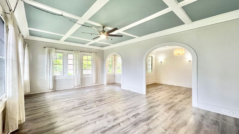 Honolulu House: 2504 Rainbow Drive
