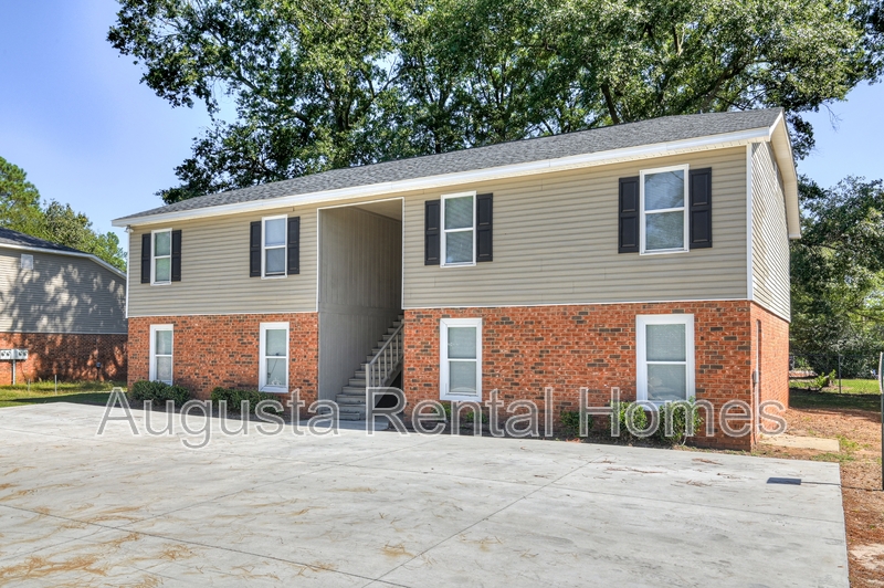 North Augusta Condo: 150 Conifer Drive