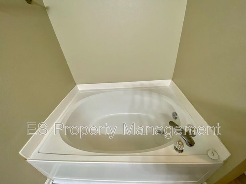 Wonderful 4 Bedroom 2.5 Bathroom Two Story Home in Lawrence! - Photo 22