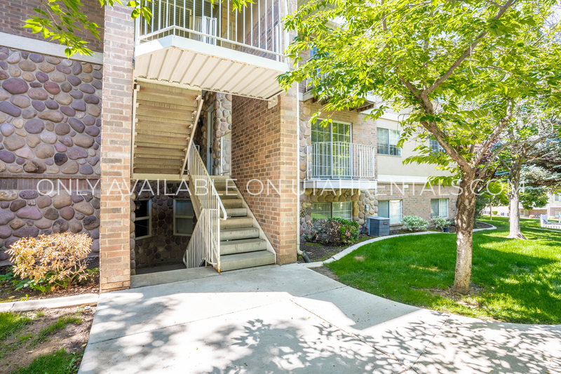 Orem House: 1214 W 1380 N