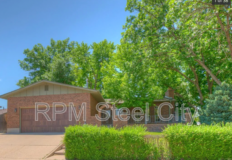 Pueblo House: 2541 Taylor Ln