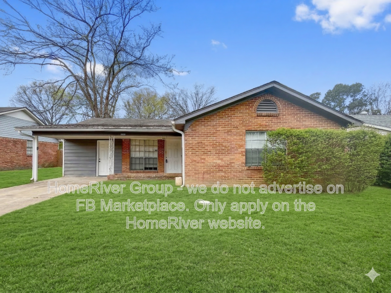 Southaven House: 8453 Southaven Cir W