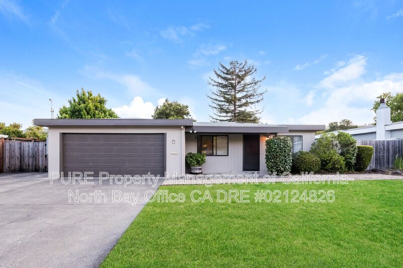 Novato House: 10 Nancy Dr