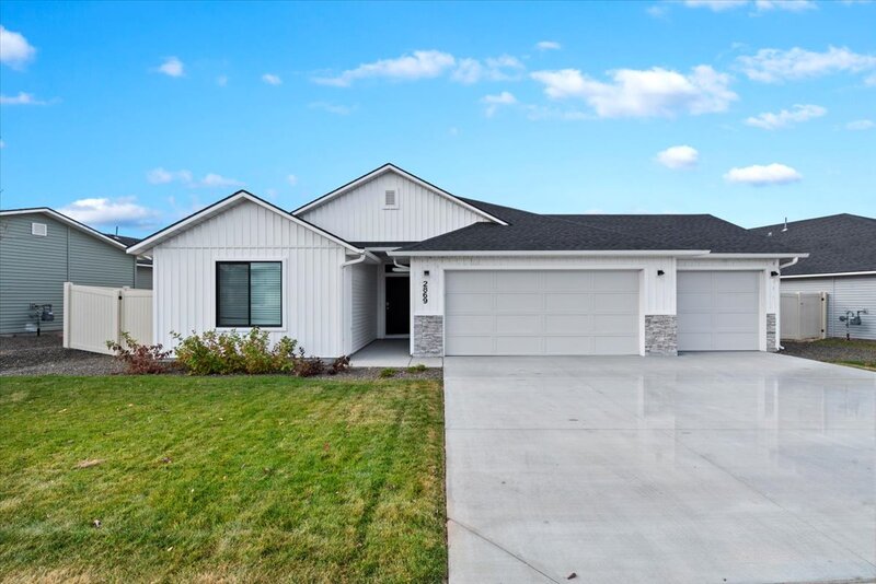 Kuna House: 2869 N Arroyo Vis Wy