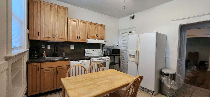 Saint Louis Apartment: 6009 Kingsbury Ave