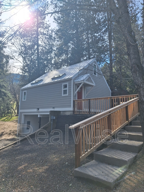 Ashland Condo: 126 Strawberry Ln