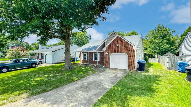 Virginia Beach House: 5568 Annandale Drive