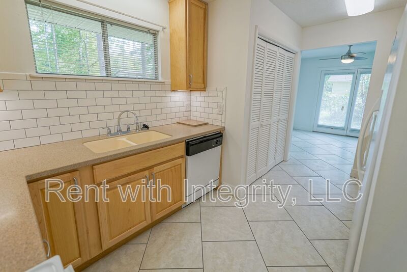 Tallahassee House: 251-A Villas Ct. S