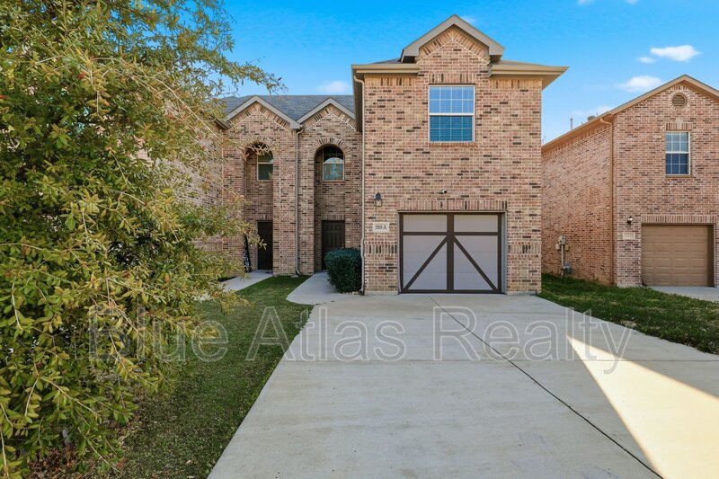 Little Elm House: 268 Castleridge Drive