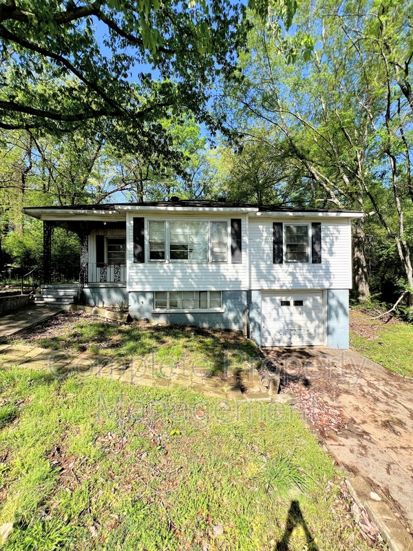 Center Point House: 2608 2nd Street Northwest